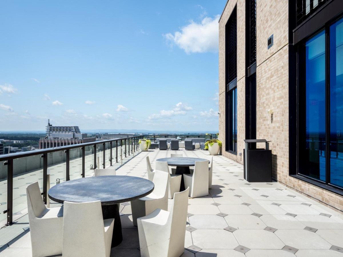 Global Luxury Suites At Reston Town Center Exterior photo