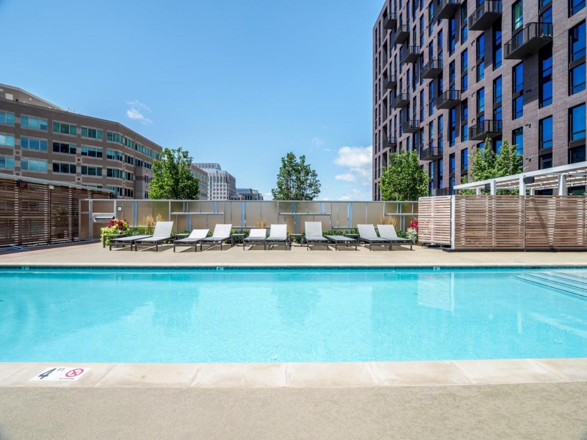 Global Luxury Suites At Reston Town Center Exterior photo